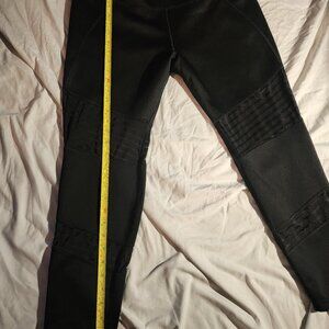 Avia black leggings with see through detail size XL/XG (16-18)